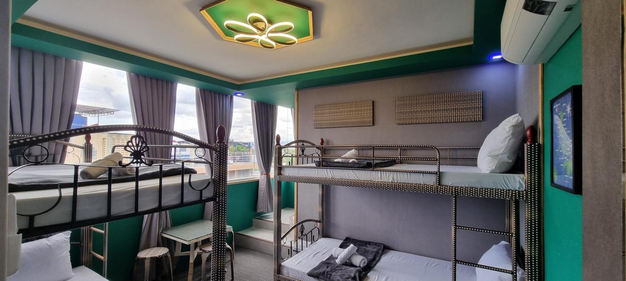 Attic Capsule Hotel Marigondon  Ngoại thất bức ảnh
